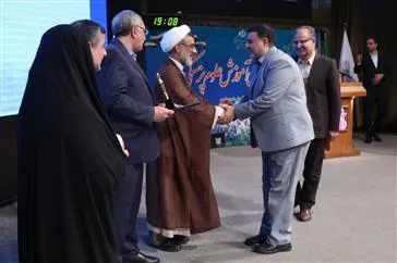 کسب رتبه اول حیطه تدوین و بازنگری برنامه های آموزشی جشنواره کشوری شهید مطهری توسط اساتید دانشگاه علوم پزشکی تبریز