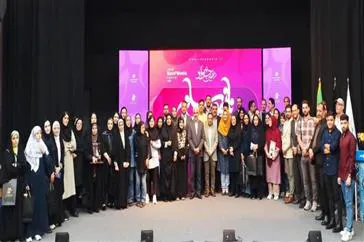 دانشجوی دانشگاه علوم پزشکی تبریز در دهمین جشنواره ملی نانو و رسانه خوش درخشید