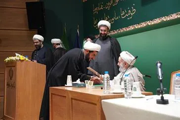 کسب رتبه برتر دانشگاه علوم پزشکی تبریز در امر اقامه نماز دانشگاهیان