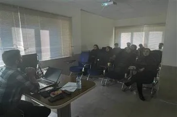 برگزاری کارگاه «آنالیز داده میکرواری»