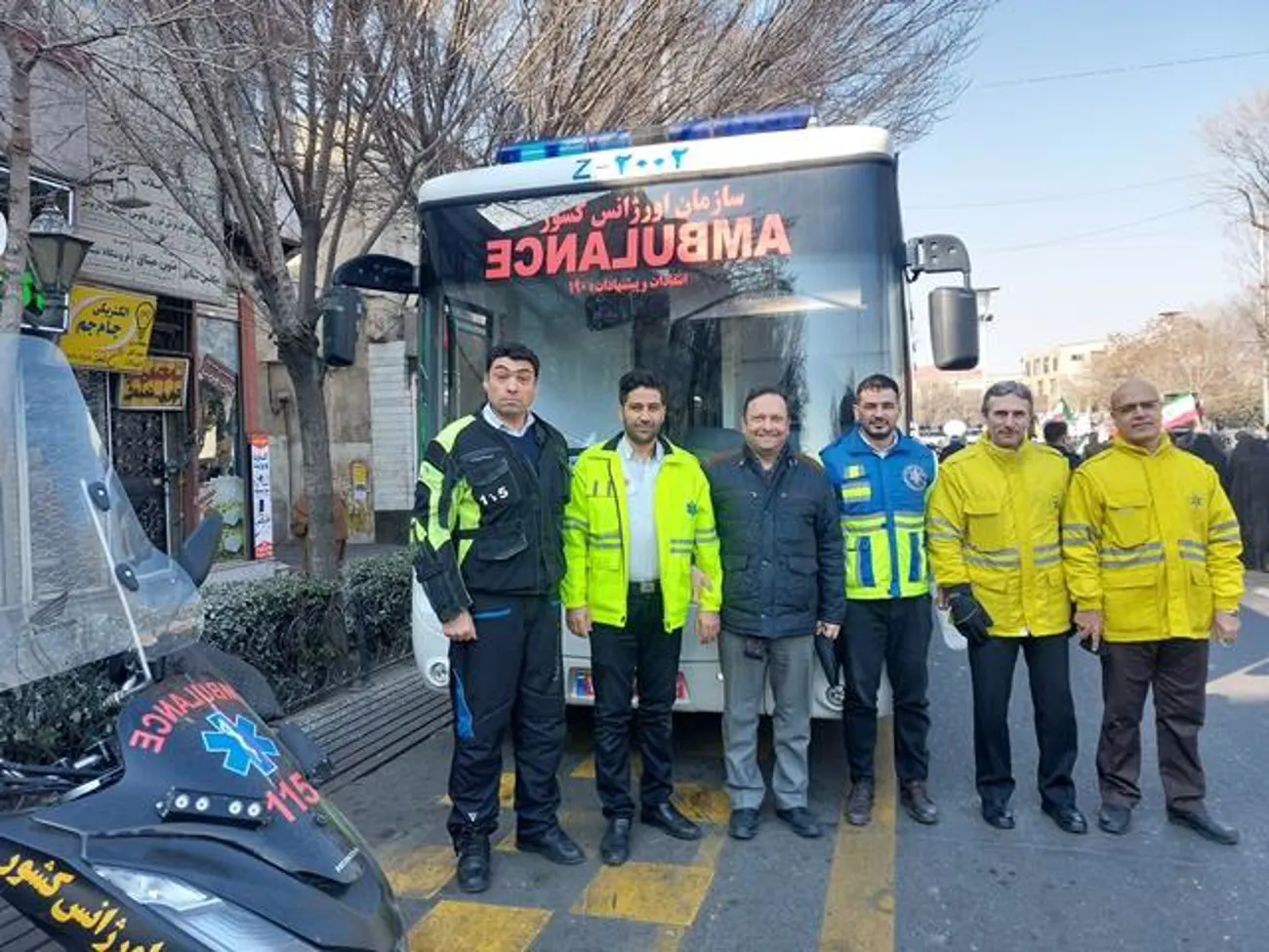 ارائه خدمات فوریتهای پزشکی اورژانس در مراسم راهپیمایی 22 بهمن