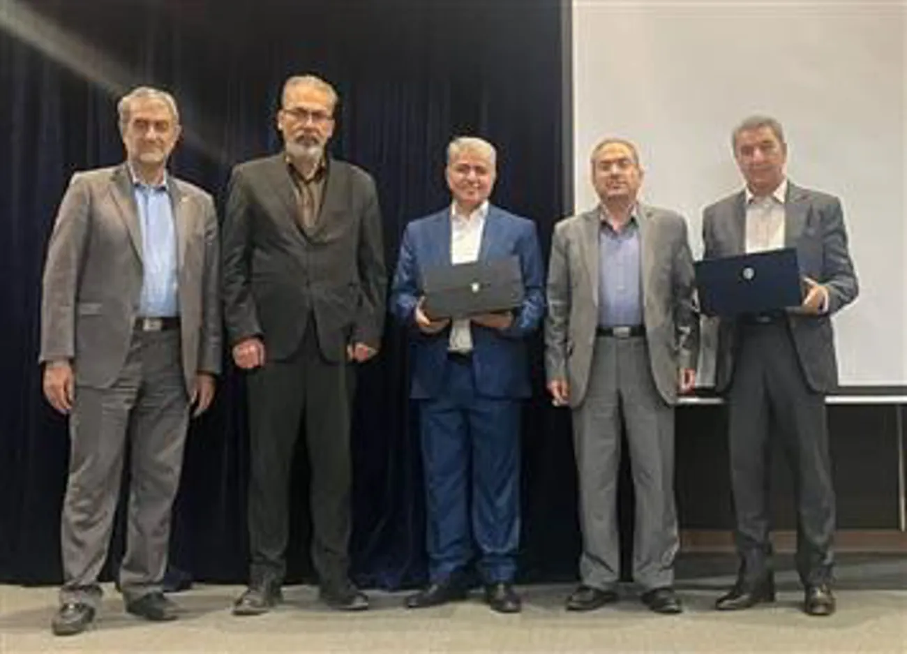 نبود ناترازی در بخش تجهیزات و ملزومات پزشکی معاونت غذا و دارو