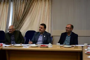 نشست هم اندیشی رئیس دانشگاه با اساتید گروه فیزولوژی