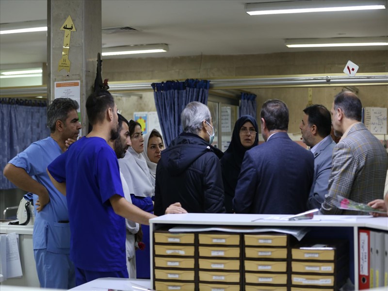تقدیر رئیس دانشگاه علوم پزشکی از پرستاران های شهید مدنی وقاضی