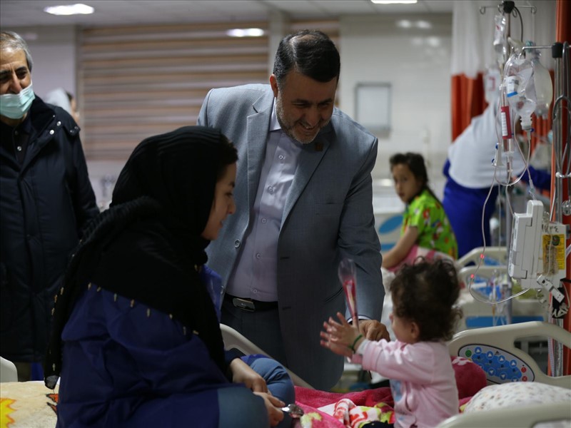 تقدیر رئیس دانشگاه علوم پزشکی از پرستاران های شهید مدنی وقاضی