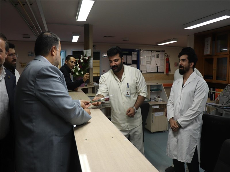 تقدیر رئیس دانشگاه علوم پزشکی از پرستاران های شهید مدنی وقاضی