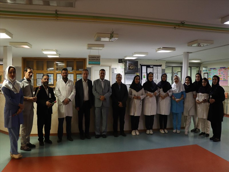 تقدیر رئیس دانشگاه علوم پزشکی از پرستاران های شهید مدنی وقاضی