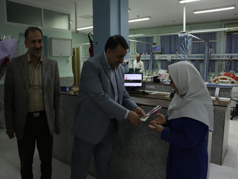 تقدیر رئیس دانشگاه علوم پزشکی از پرستاران های شهید مدنی وقاضی