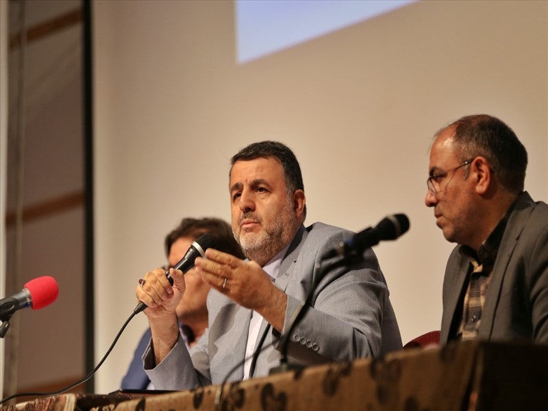 نشست مسئولین دانشگاه با دانشجویان 
