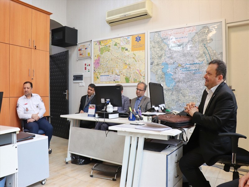 بازدید دکتر نقی پور از مرکز هدایت بحران 