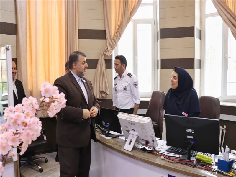 بازدید دکتر نقی پور از مرکز هدایت بحران 