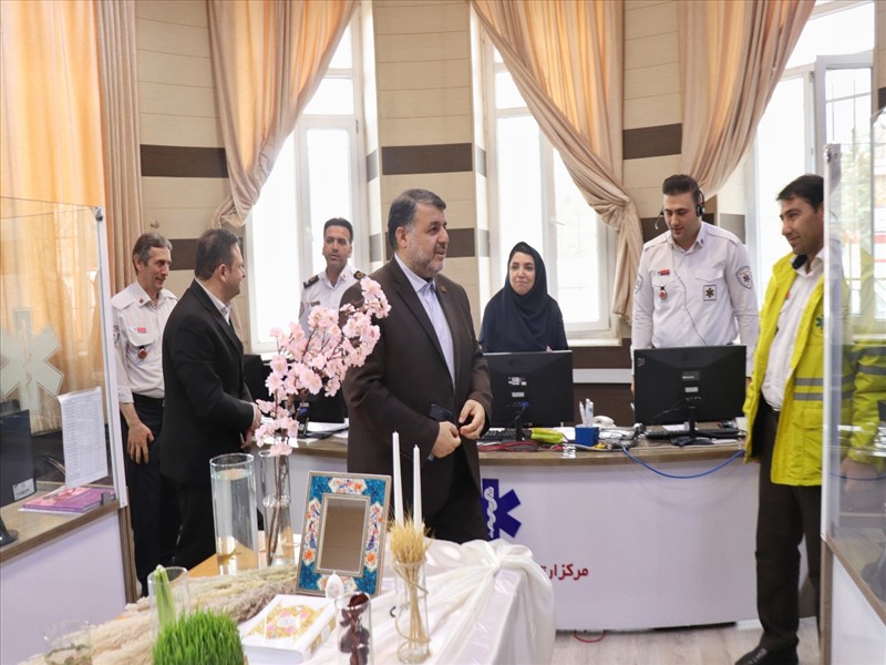بازدید دکتر نقی پور از مرکز هدایت بحران 