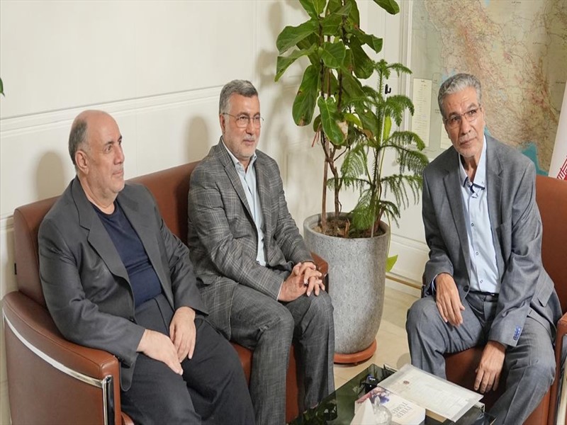 دیدار وزیر بهداشت با جانباز سرافراز دوران دفاع مقدس