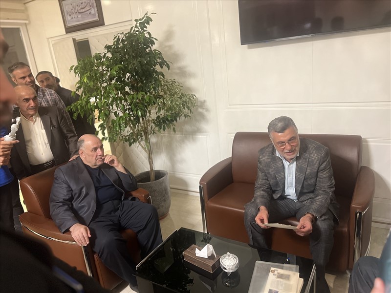 دیدار وزیر بهداشت با جانباز سرافراز دوران دفاع مقدس