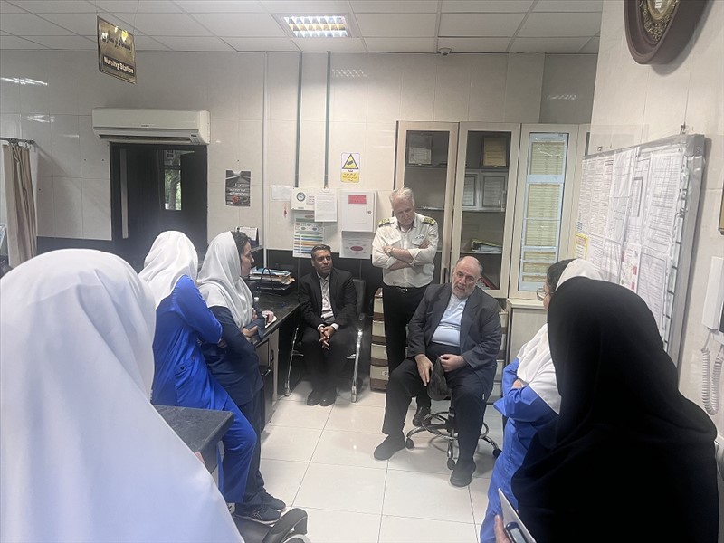 بازدید سرزده رئیس دانشگاه علوم پزشکی تبریز از مرکز آموزشی و درمانی سینا