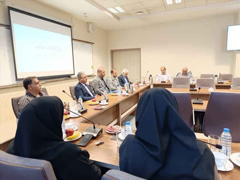 بازدید دکتر رزمجو از دانشکده داروسازی