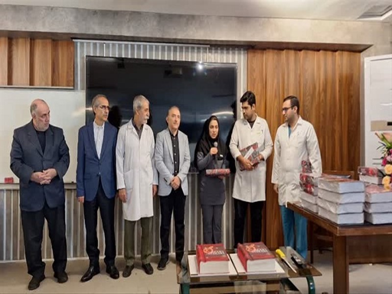 تجلیل از رتبه های برتر پزشکی در مرکز آموزشی درمانی شهید مدنی تبریز