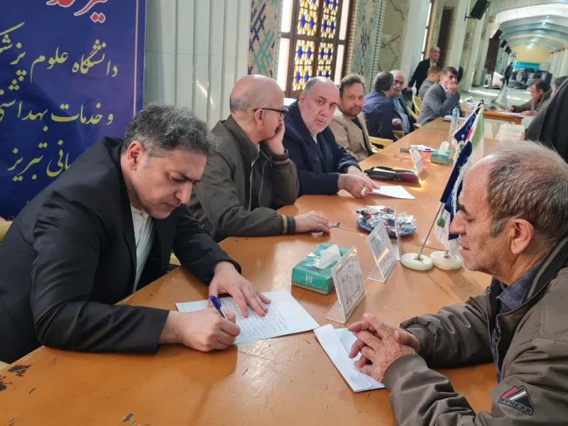 برگزاری میز خدمت دانشگاه علوم پزشکی تبریز در مصلی حضرت امام خمینی(ره)