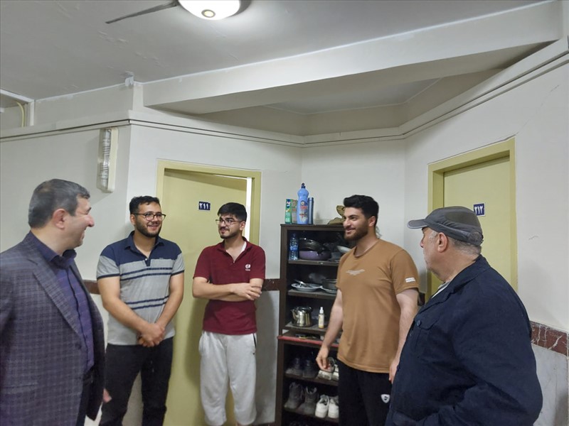 بازدید رییس دانشگاه ازخوابگاههای پسران
