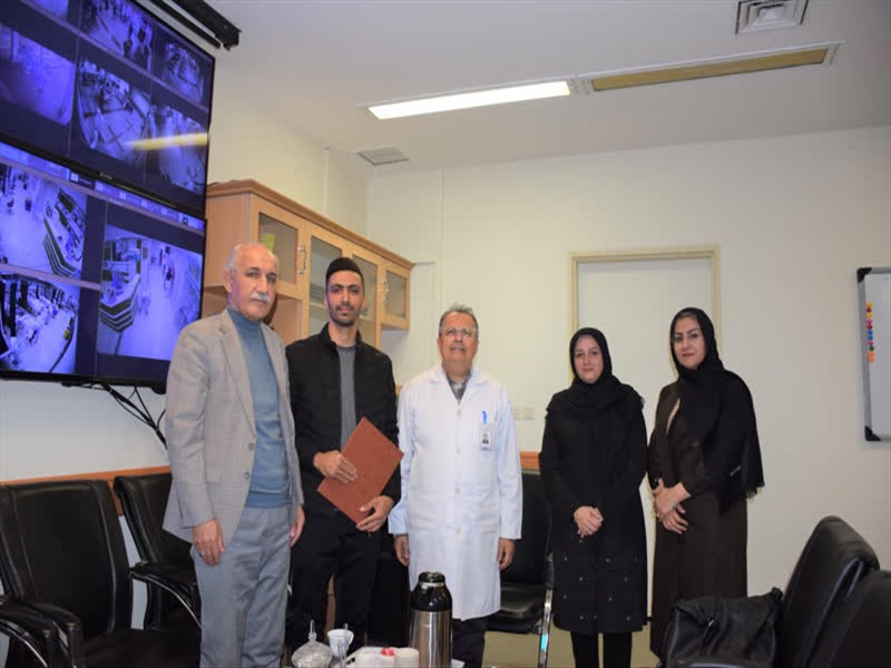 اهداء تجهیزات اداری نیم میلیاردی توسط خانواده بیمار تحت پیوند کبد به بیمارستان امام رضا (ع) تبریز