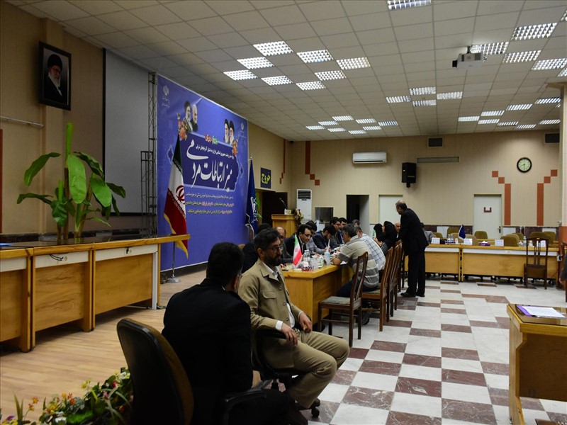 ارائه خدمت به هموطنان در میز ارتباطات مردمی وزارت بهداشت، درمان و آموزش پزشکی در تبریز