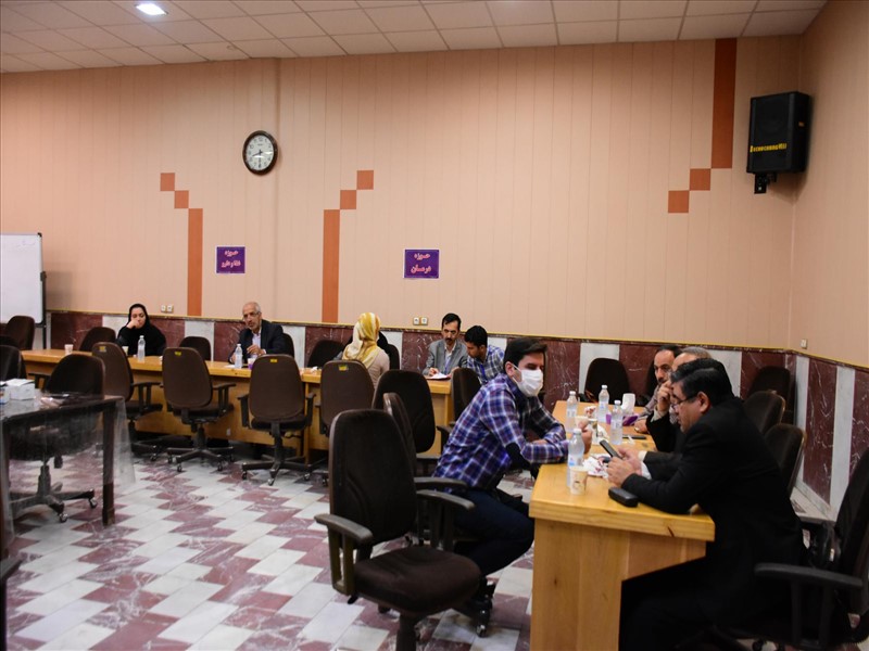 ارائه خدمت به هموطنان در میز ارتباطات مردمی وزارت بهداشت، درمان و آموزش پزشکی در تبریز