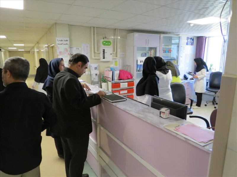 بازدید سرزده رئیس اداره بازرسی دانشگاه علوم پزشکی از بیمارستان طالقانی تبریز