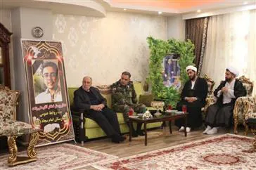 دیدار رئیس دانشگاه علوم پزشکی تبریز با خانواده پرستار فقید علی زاهد