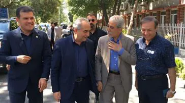 بازدید معاون علمی،‌ فناوری و اقتصاد دانش بنیان ریاست جمهوری از مرکز آموزشی درمانی شهید مدنی تبریز