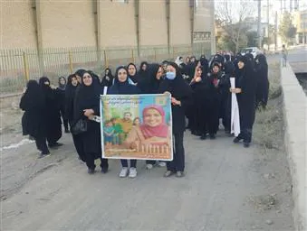 برگزاری برنامه پیاده روی بانوان با شعار سلامت زنان پشتوانه تاب آوری فردی ، اجتماعی ، خانوادگی بمناسبت گرامیداشت هفته ملی سلامت بانوان ایرانی وهفته تربیت بدنی  با حضور کارکنان شبکه بهداشت واداره ورزش وجوانان  شهرستان