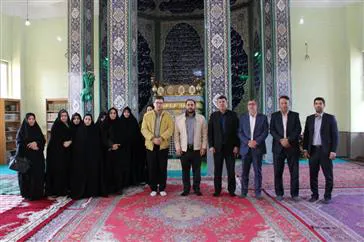 مدیر شبکه بهداشت ودرمان به همراه  معاونین درمان وبهداشت ،   رئیس بنیاد شهید وامور ایثارگران ، جمعی از پرسنل  و مدیر هیات مدیره نظام پرستاری شهرستان  و مدیر اداره پرستاری بیمارستان به مناسبت سالروز ولادت حضرت زینب کبری (س ) و آغاز هفته گرامیداشت مقام پرستار ،در امامزاده داود و مزار شهدای گمنام حاضر  وتجدید عهد با شهدا  و تبین برنامه های هفته پرستاری سال ۱۴۰۴ انجام گرفت
