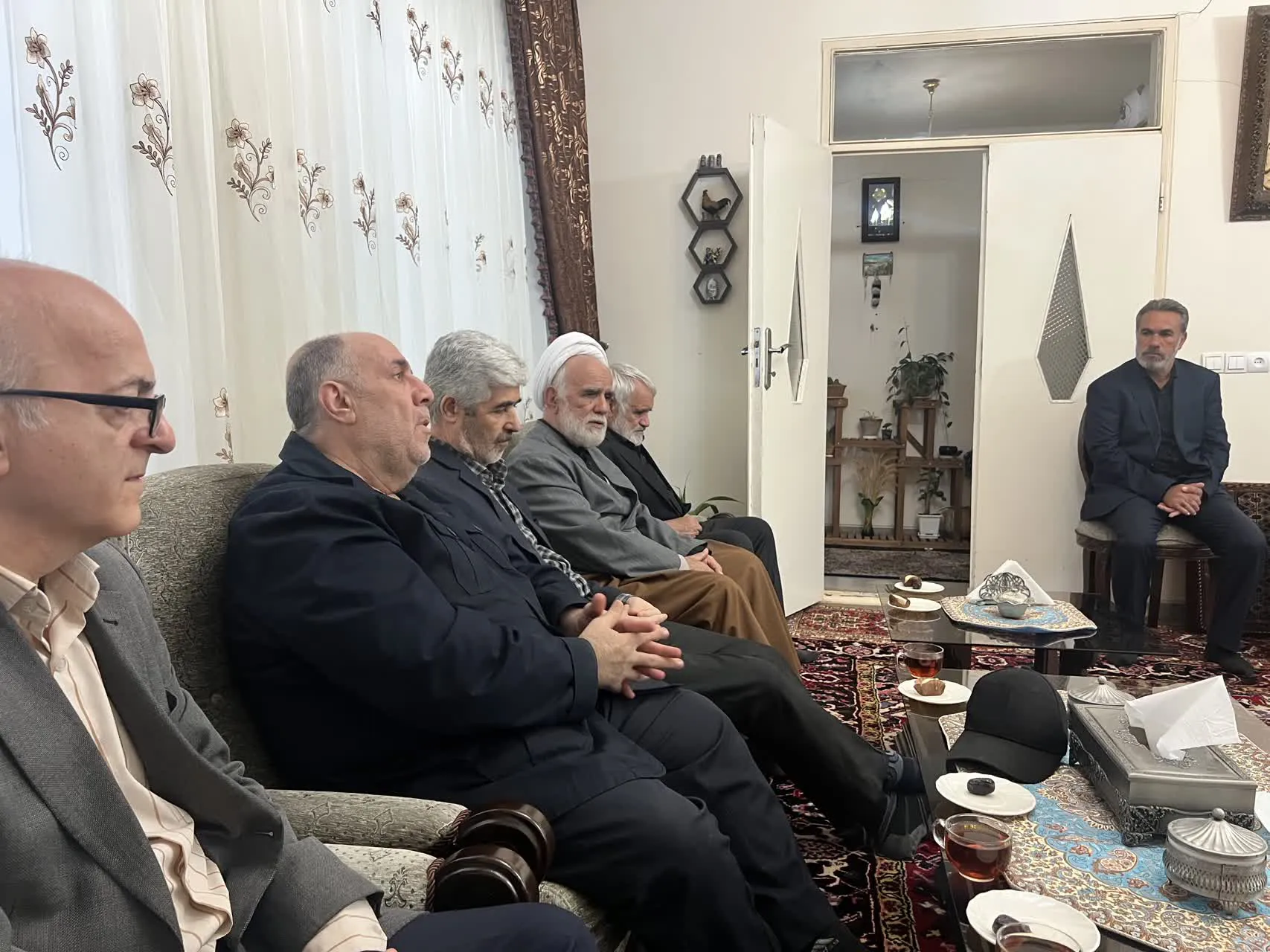 دیدار رئیس دانشگاه علوم پزشکی تبریز با خانواده شهید والامقام سعید مظهر