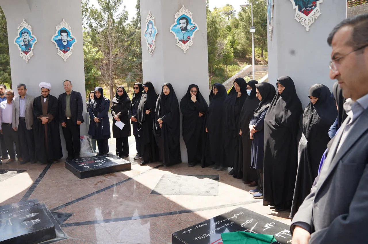 گرامیداشت سالروز آزادسازی خرمشهر با حضور مسئولان و کارکنان دانشگاه علوم پزشکی تبریز