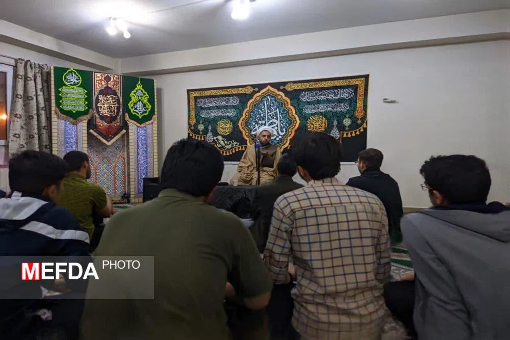 برگزاری مراسم هیئت هفتگی در خوابگاه پسرانه گلستان