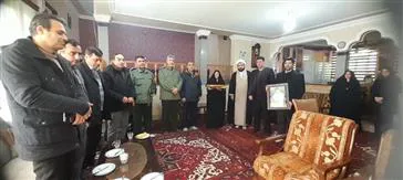 دیدار   ریاست شبکه بهداشت و درمان  و رئیس بیمارستان  از خانواده  شهید مدافع سلامت ، شهید فرزاد نامی
