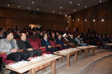 امدادگری کادر درمان در هشت سال دفاع مقدس فراموش نشدنی است