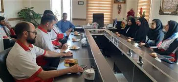 دیدار ریاست هلال احمر وجمعی از پرسنل هلال احمر شهرستان با مدیریت شبکه بهداشت ودرمان شهرستان بمناسبت روز پزشک