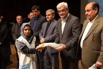 دانش آموزان به عنوان آینده سازان کشور می توانند یکی از بازوان اجرائی حوزه سلامت باشند.
