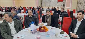 اولین گردهمایی و همایش بزرگ  تجلیل وتکریم خیرین سلامت شهرستان همزمان با شب میلاد مولود کعبه حضرت علی (ع )عجب‌شیر برگزار گردید.