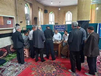 اندازه گیری فشارخون وقند خون  بصورت رایگان در نماز جمعه شهرستان ملکان بمناسبت هفته سلامت