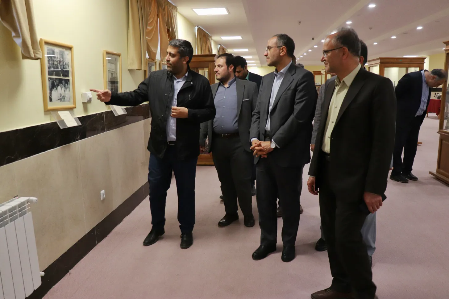 بازدید معاون توسعه از موزه دانشگاه 